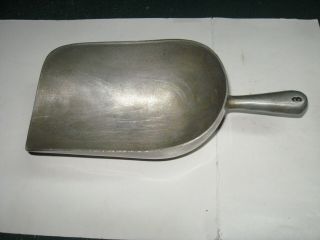 Large Cast Aluminum 3 Scoop,  Ice,  Grain,  Seeds,  Feed,  - 14 " Long,  6 " Wide -