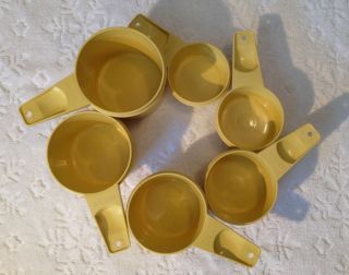 RETRO TUPPERWARE 761 - 6 Canadian; COMPLETE SET - of - SIX Warm - Yellow Measuring - Cups 2