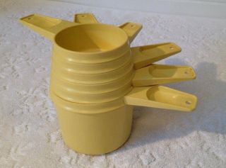 RETRO TUPPERWARE 761 - 6 Canadian; COMPLETE SET - of - SIX Warm - Yellow Measuring - Cups 3