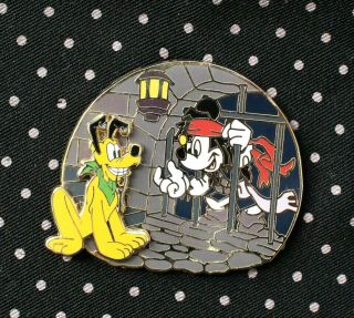 Disney Pin Mickey & Pluto Pirates Of Caribbean Jail Scene
