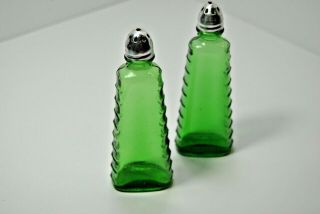 Vintage Owens Illinois Glass Company Green Glass Salt And Pepper Shakers