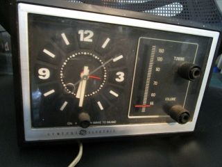 Vintage General Electric Alarm Clock Am Radio &