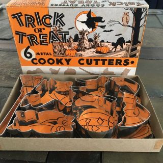 Vintage Set 6 Metal Trick Or Treat Cooky Cookie Cutters Box Halloween
