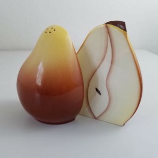 Vintage Salt And Pepper Set 2 Halves Of A Pear Ceramic Fruit Figural