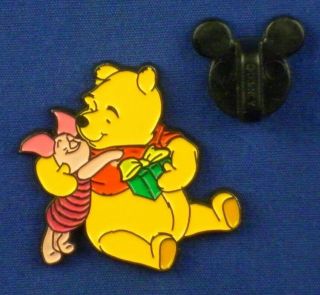 Winnie The Pooh And Piglet Hugging Present Sedesma Pin 6908