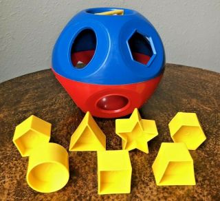 Vintage Tupperware Shape - O - Ball Sorter Toy Learning Puzzle