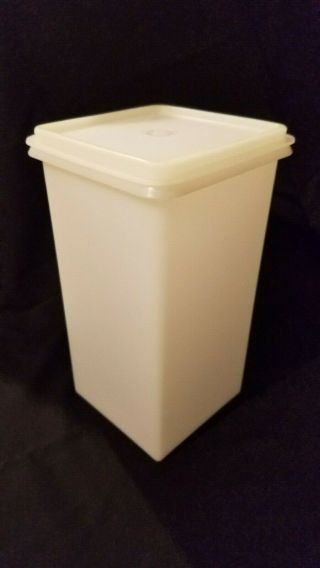 Vintage Tupperware White Square Saltine Cracker Keeper Container 1314 W/lid Euc