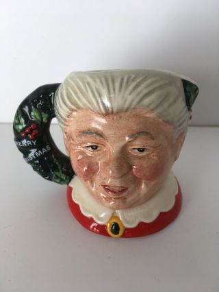 Mini Royal Doulton Mug Mrs.  Santa Claus D - 6922 1992 Red,  Green.  2 & 5/8 " Tall