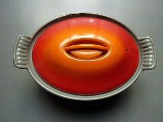 Vintage Le Creuset Cast Iron Orange Red Small Dutch Oven Grey Interior 20