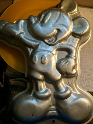 Vintage 1995 Wilton Disney Mickey Mouse Cake Pan Mold 2105 - 3601 Full Body