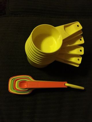 Vintage Tupperware Measuring Cups And Spoons