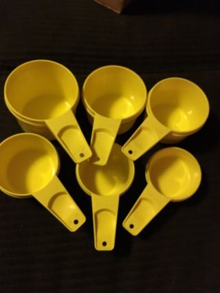 Vintage Tupperware Measuring Cups And Spoons 2