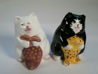 Vintage Ceramic Black And White Cats With Fish Salt And Pepper Shakers