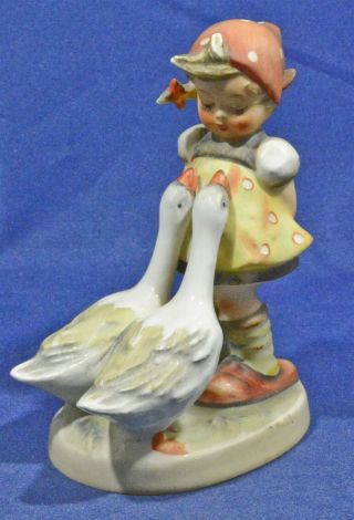 Hummel Figurine " Goose Girl " 47/0 Tmk 3 Stylized Bee 4.  75 Inches 1960 - 72