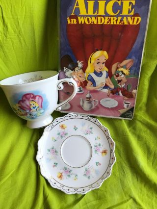 3 Items Alice In Wonderland Authentic Disney Mad Hatter Tea Cup Saucer And Vhs 2