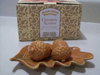 Autumn Harvest Ceramic Acorns Salt And Pepper Set On A Leaf Tray Item 220128