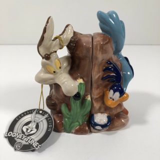 Looney Tunes Wile E Coyote Road Runner Salt And Pepper Shakers