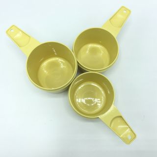 Set Of 3 Vintage Tupperware Measuring Cups Set Nesting Yellow 2/3 3/4 1 Cup