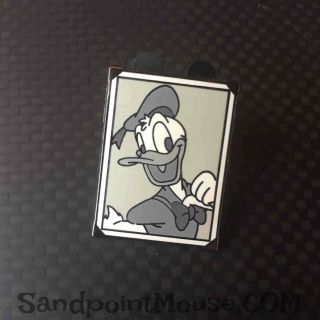 Disney Pwp Black White Snapshots Donald Duck Pin (um:84196)