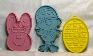 Hallmark Vintage Cookie Cutter Easter Set - Funny Bunny Chick Hat Decorated Egg