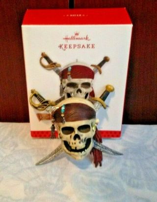 Hallmark 2013 Ornament Disney Pirates Of The Caribbean Skull W/swords And Sound