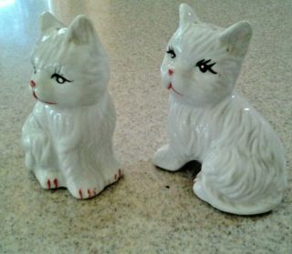 Vintage Anthropomorphic Salt & Pepper Shakers White Kittens Cats Ceramic 2