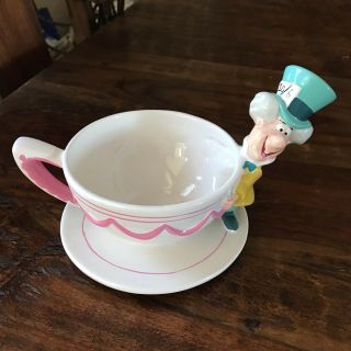 Vintage Walt Disney Alice In Wonderland Mad Hatter Cup Figurine Treasure Craft