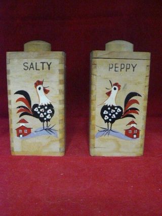 Vintage Mid - Century Wood Dovetailed Rooster Salt & Pepper Shaker Set - Japan