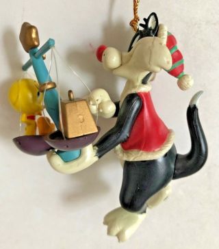 2000 WARNER BROS LOONEY TUNES Sylvester and Tweety Scale Christmas Tree Ornament 2