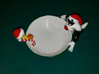 1999 Warner Brothers Looney Tunes Tweety Bird & Sylvester Christmas Candy Dish