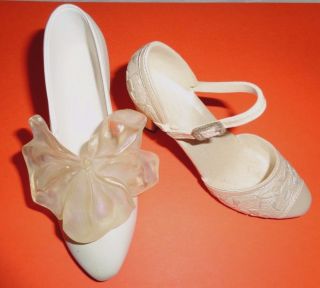 Just The Right Shoe Shower Of Flowers 25026 Collectibles Tying The Knot 25008