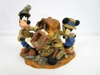 Animal Kingdom Figurine Clock Big Dig in the Boneyard Disney Mickey Goofy Pluto 2