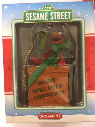 Kurt S Adler Sesame Street Elmo Holding Wreath Christmas Ornament 1998