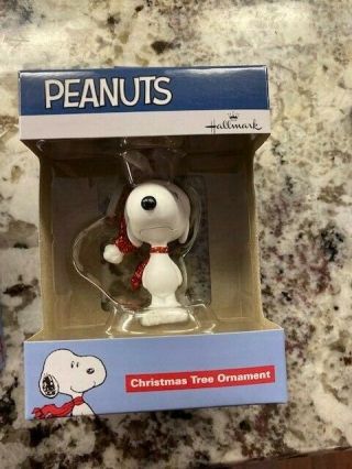 2019 Hallmark Christmas Tree Ornament Peanuts Snoopy In Santa Hat Red Scarf