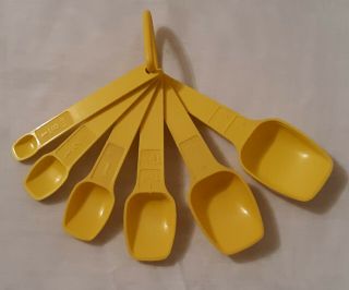Vintage Tupperware Measuring Spoons Set & Ring Bright Yellow Vgc