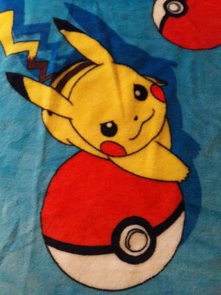 Pokemon Throw Blanket Pokeball Power 3