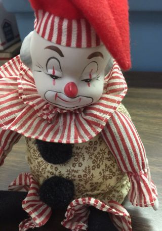 MUSICAL CLOWN WIND - UP DOLL W/MOVING HEAD TO 