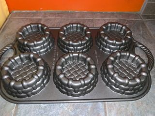 Nordic Ware Nonstick Cast Aluminum Shortcake Baskets Baking Pan