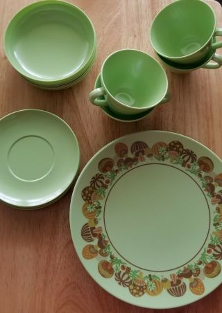 Vintage 16 Piece Melmac/melamine Pale Green Dish Set,  Mushroom Detail