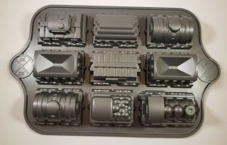 Nordic Ware Train Car Cakelet Pan Cast Aluminum Made In Usa