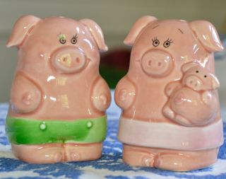 Lefton Pigs Family Salt & Pepper Shakers Vtg Swine Hog Anthropomorphic 3.  5 " Pig