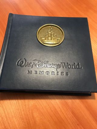 Walt Disney World Castle Medallion Memories Photo Album Scrap Book Vguc