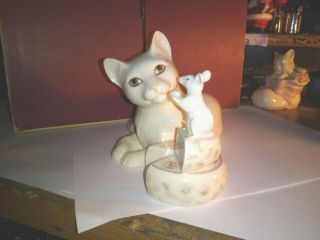 Lenox - " Making Friends " White Cat Sitting & A Mouse Sitting On A Block Of Cheese