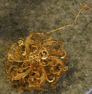 Danbury 2000 Gold Plated Christmas Ornament Snowflake Swirl