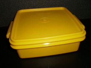 Vintage Tupperware " Square Away Sandwich Keeper " Yellow 1362 - 38,  5.  5 " X 5.  5 "