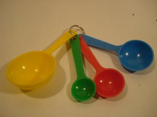 Vtg Set Plastic Round Nesting Measuring Spoons W/ring Kitchen Usa Primary Colors