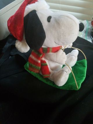 Peanuts Snoopy Christmas Musical Plush W/santa Hat & Green Scarf 7 ",