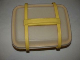 VINTAGE TUPPERWARE PAK N CARRY LUNCH BOX 1254 YELLOW W/ SHEER LID ONLY BOX 2