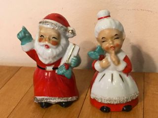 Rare Vtg Santa Mr & Mrs Claus Salt And Pepper Shakers Xmas Decoration Porcelain