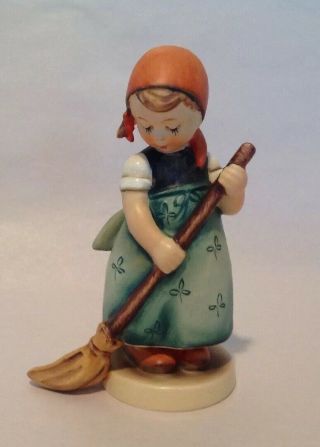 Vintage Goebel Hummel Figurine " Little Sweeper " 171 Tmk3 Girl Broom Sweeping 4 "